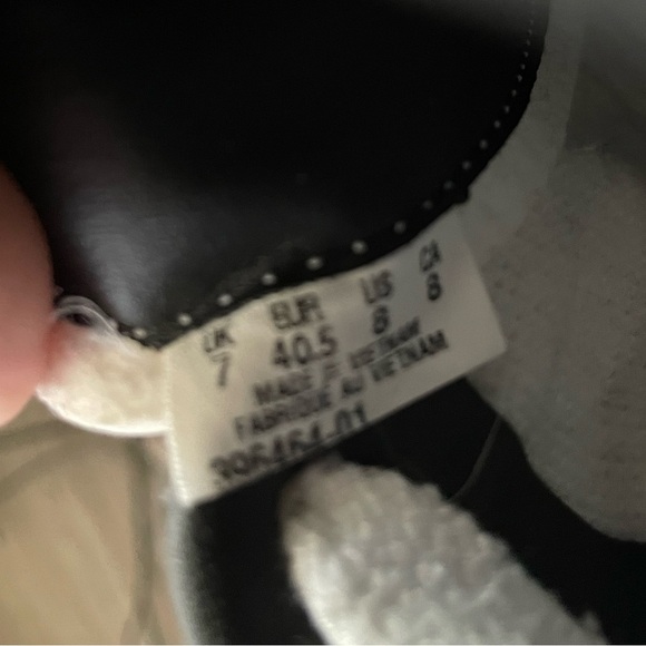 PUMA -PALERMO WHITE LEATHER
SNEAKERS size is 8 - Picture 7 of 7